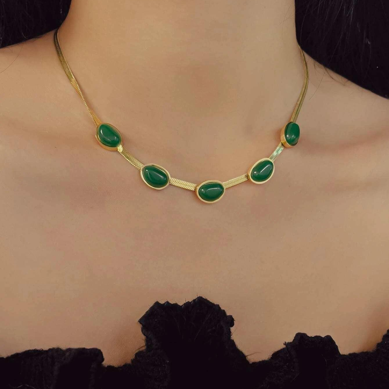 Collar y pulsera vintage con incrustaciones de piedra de jade