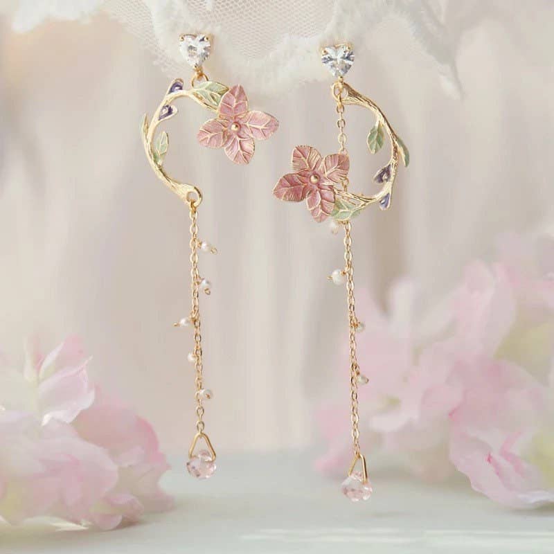 Pendientes colgantes asimétricos largos florales