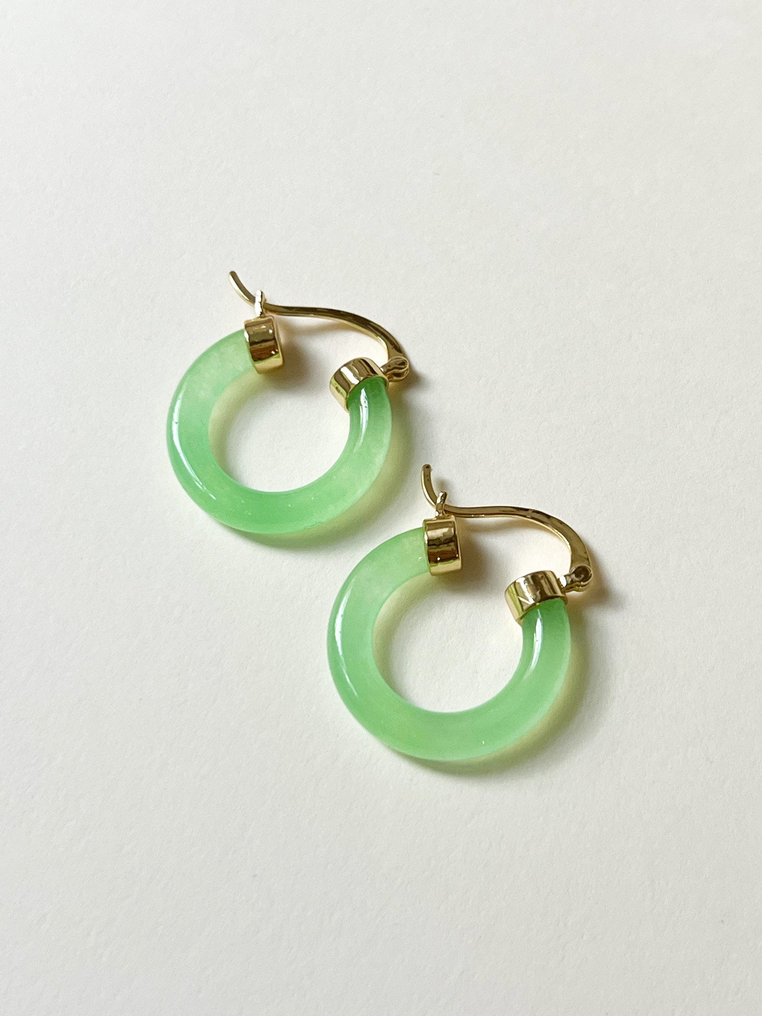 Jovie - Pendientes aros de jade verde claro