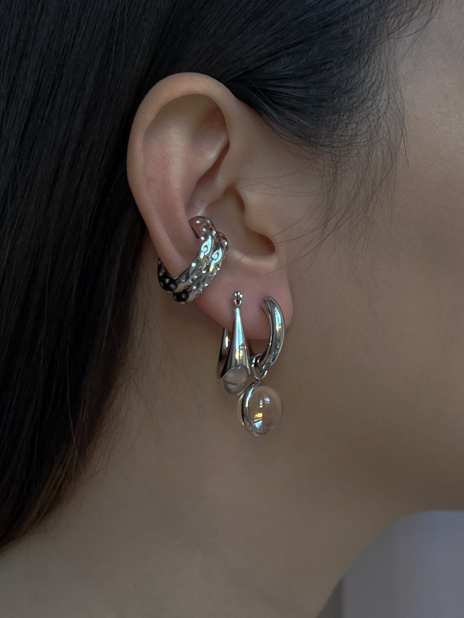 Ear cuffs de plata con motivo antiguo