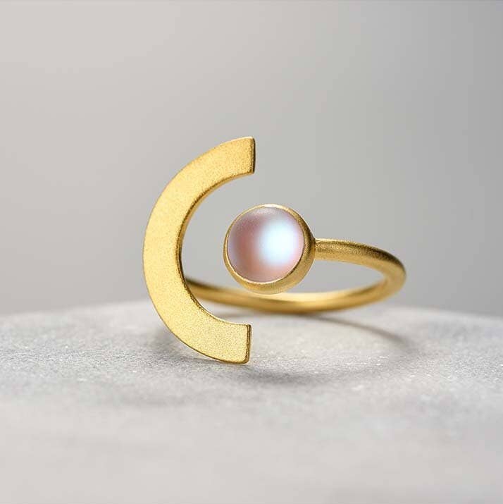 Sunita - Yin-Yang-Gold-Mondstein-Ring