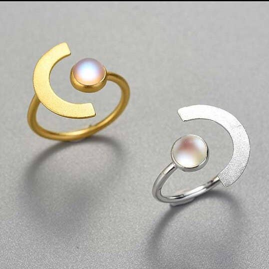 Sunita - Yin-Yang-Gold-Mondstein-Ring